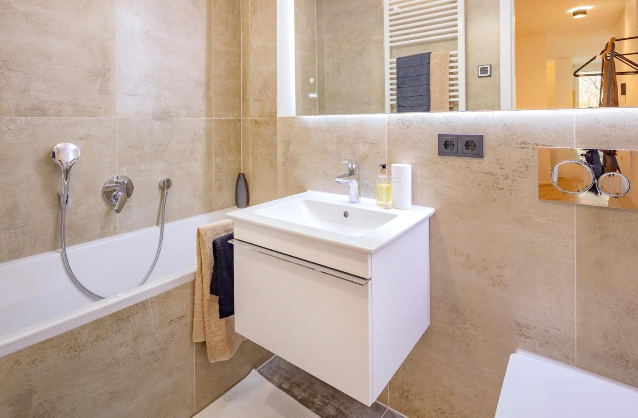Sweethome - Luxus Pur - Grosse Kueche, 2 Baeder, 2 Terrassen Ottobrunn Ngoại thất bức ảnh